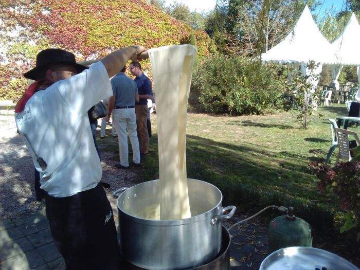 Un traiteur spécialisé dans les repas de groupe sur commande à Saint-Amans-des-Cots