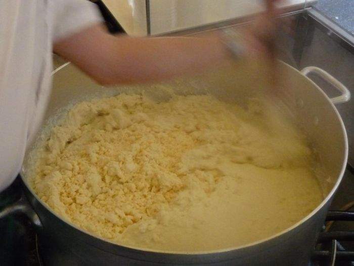 Un service traiteur spécialiste de l’aligot et des truffades à Saint-Amans-des-Cots