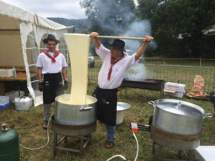 Traiteur spécialiste aligot Saint-Amans-des-Cots